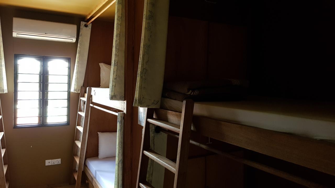 Mini Hut Hostel シェムリアップ エクステリア 写真