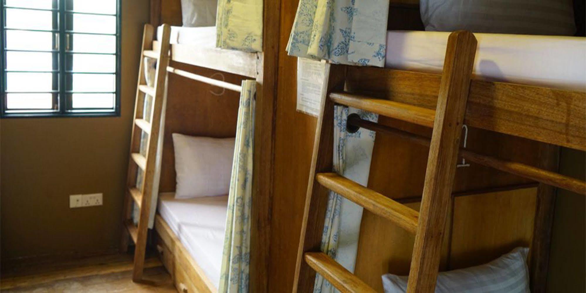 Mini Hut Hostel シェムリアップ エクステリア 写真